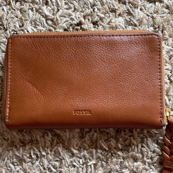 Brown Leather Fossil Wallet - Picture 2 of 10